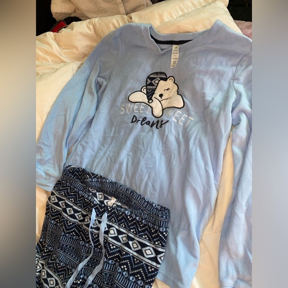 Girls/teen matching pj set - Picture 2 of 11